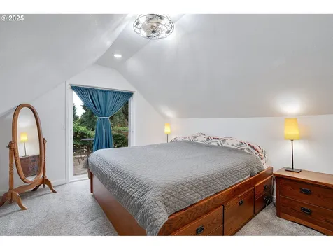1735 Pine Street Silverton OR 97381