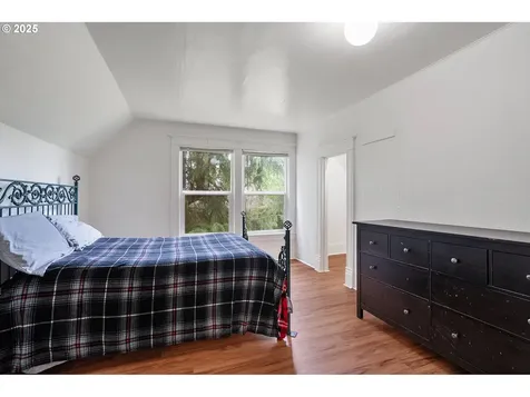 1735 Pine Street Silverton OR 97381