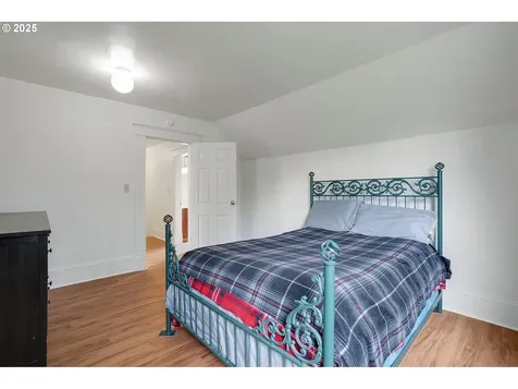 1735 Pine Street Silverton OR 97381