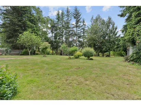 1735 Pine Street Silverton OR 97381