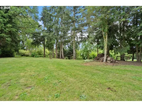 1735 Pine Street Silverton OR 97381