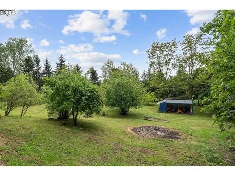 1735 Pine Street Silverton OR 97381