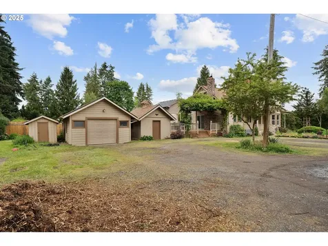 1735 Pine Street Silverton OR 97381