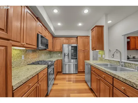 924 NE 73rd Avenue Hillsboro OR 97124