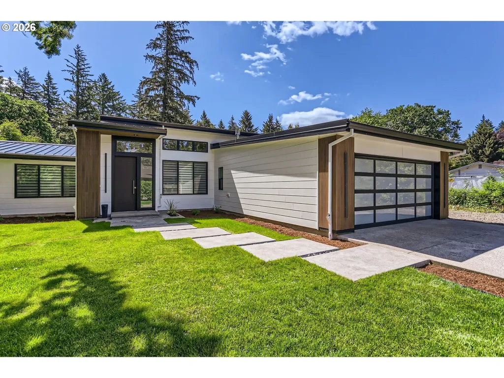 6090 Carman Drive Lake Oswego OR 97035