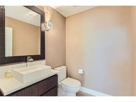6090 Carman Drive Lake Oswego OR 97035