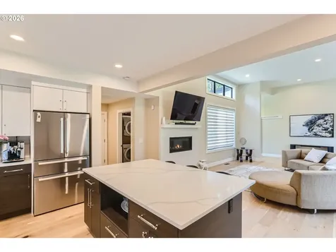 6090 Carman Drive Lake Oswego OR 97035