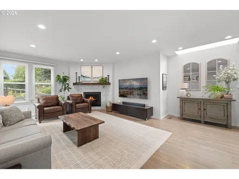 745 SW 67th Place Portland OR 97225