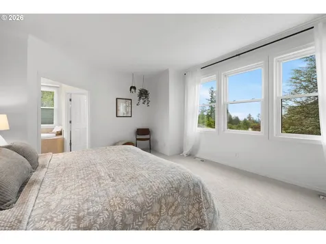 745 SW 67th Place Portland OR 97225