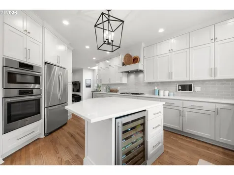 745 SW 67th Place Portland OR 97225
