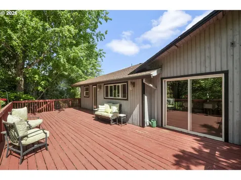 3910 SE El Camino Drive Gresham OR 97080