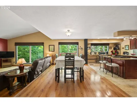 3910 SE El Camino Drive Gresham OR 97080