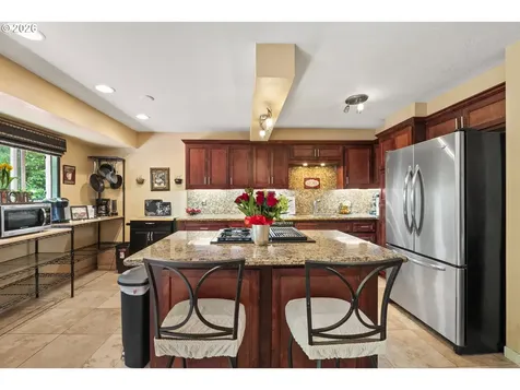 3910 SE El Camino Drive Gresham OR 97080
