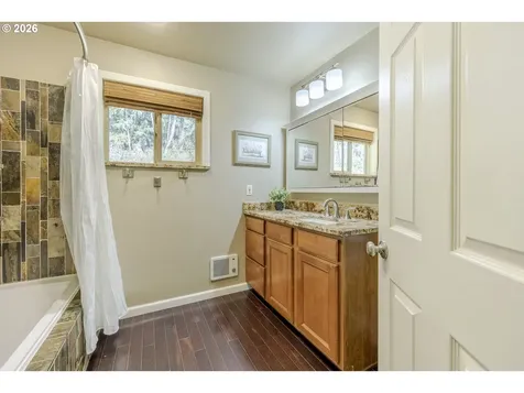 38289 Harolds Road Dexter OR 97431