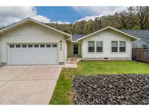 4509 Ridenour Street Roseburg OR 97470