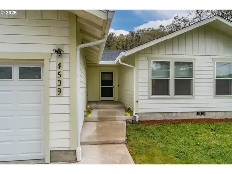 4509 Ridenour Street Roseburg OR 97470