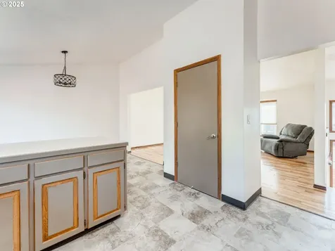 229 SW 22nd Street Troutdale OR 97060