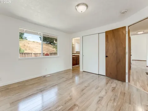 229 SW 22nd Street Troutdale OR 97060