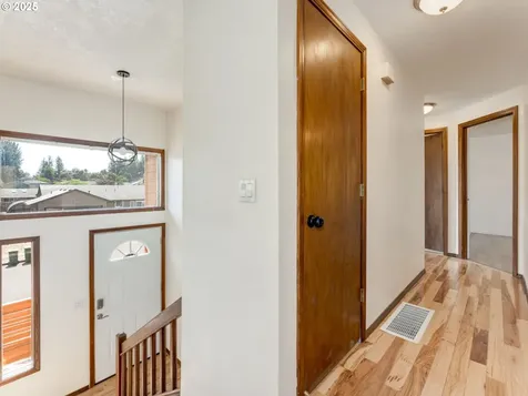 229 SW 22nd Street Troutdale OR 97060