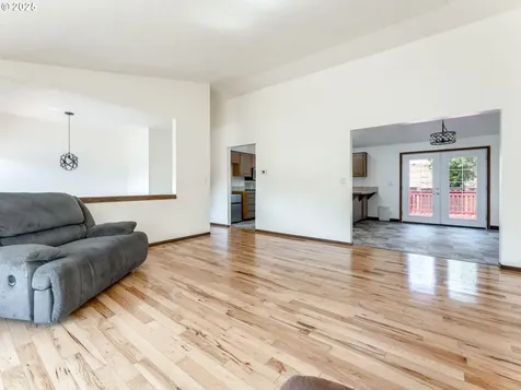 229 SW 22nd Street Troutdale OR 97060