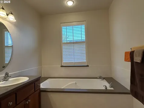 264 Naismith Boulevard Eugene OR 97404
