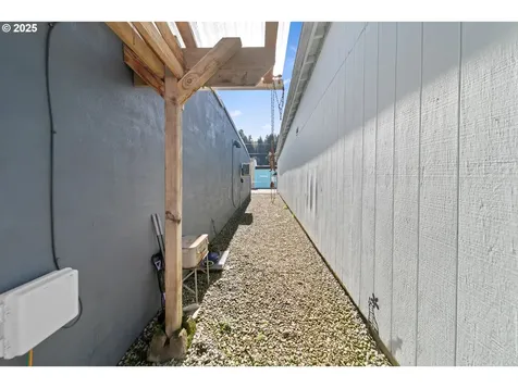 471 Greenwood Avenue Reedsport OR 97467