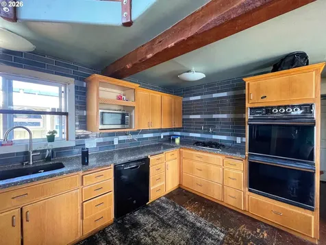 1819 N Jantzen Avenue Portland OR 97217