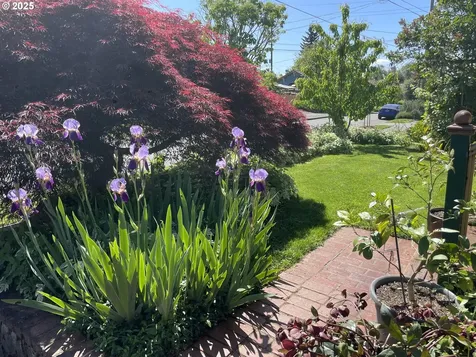 45 NE Baldwin Street Portland OR 97211