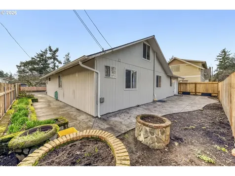 7335 SE Henderson Street Portland OR 97206