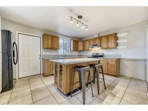 7335 SE Henderson Street Portland OR 97206