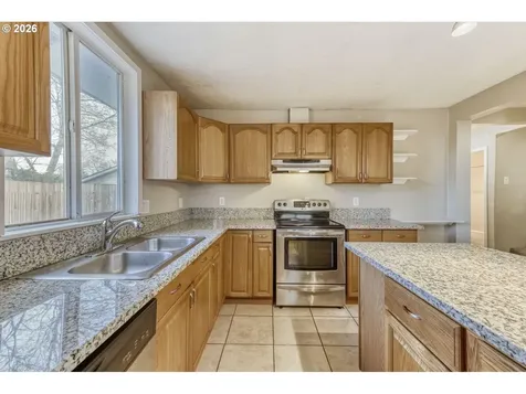 7335 SE Henderson Street Portland OR 97206