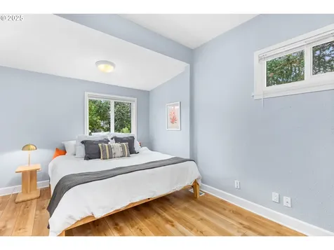 6037 SE Francis Street Portland OR 97206