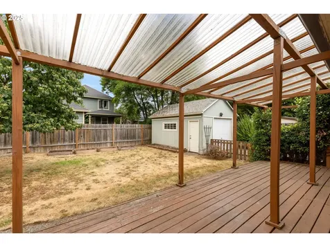 6037 SE Francis Street Portland OR 97206
