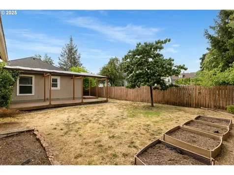 6037 SE Francis Street Portland OR 97206