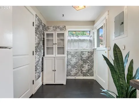 516 NE 106th Place Portland OR 97220