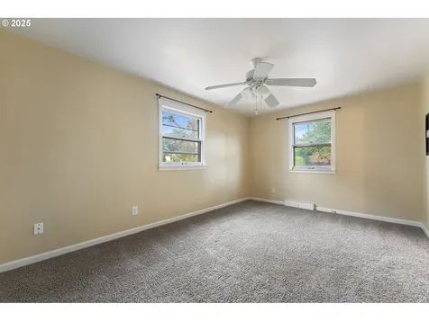 516 NE 106th Place Portland OR 97220