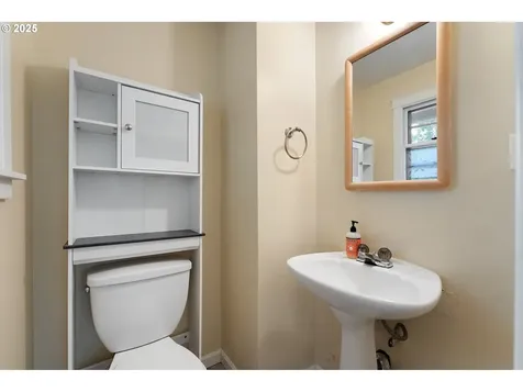 516 NE 106th Place Portland OR 97220