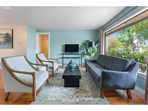 516 NE 106th Place Portland OR 97220