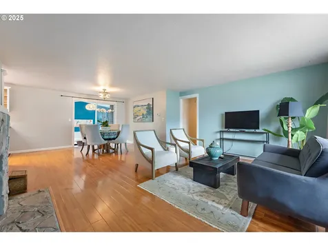516 NE 106th Place Portland OR 97220
