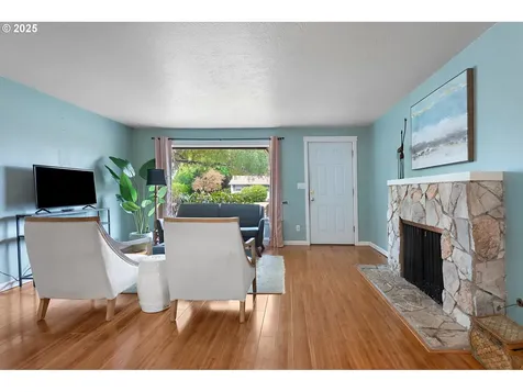 516 NE 106th Place Portland OR 97220