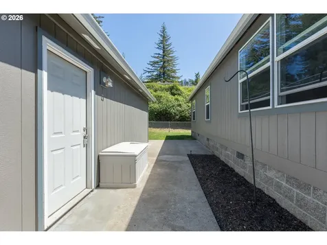 1809 SE Alder Lane Drive Toledo OR 97391