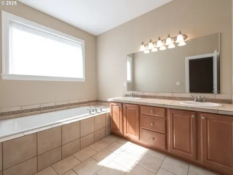 19328 Vincent Drive Oregon City OR 97045
