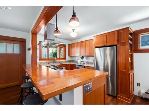 1525 NE 53rd Avenue Portland OR 97213