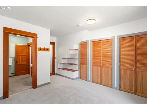 1525 NE 53rd Avenue Portland OR 97213