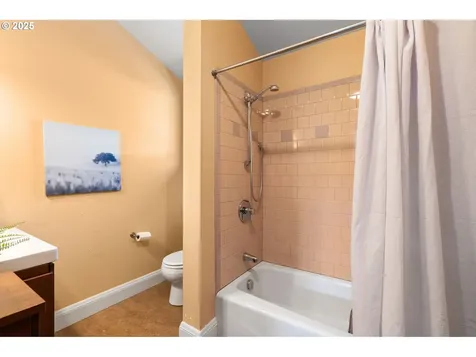 1525 NE 53rd Avenue Portland OR 97213