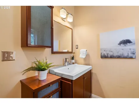 1525 NE 53rd Avenue Portland OR 97213