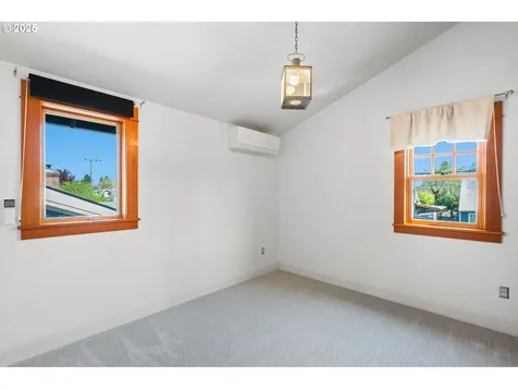1525 NE 53rd Avenue Portland OR 97213