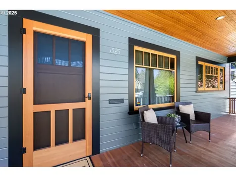 1525 NE 53rd Avenue Portland OR 97213