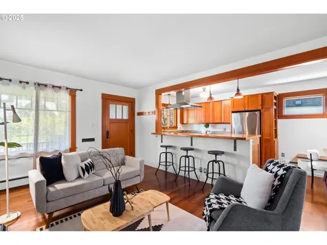 1525 NE 53rd Avenue Portland OR 97213