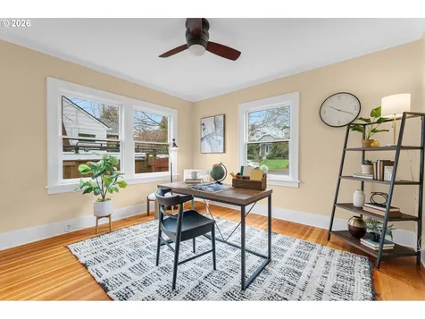 1706 SE Knapp Street Portland OR 97202
